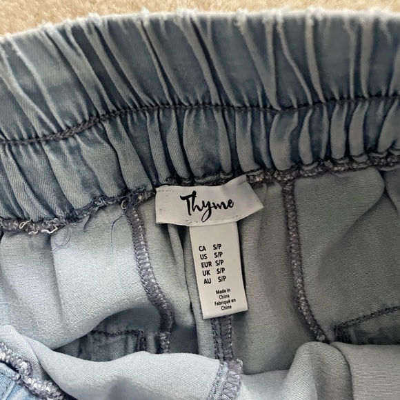 Thyme Maternity Jean Relaxed Shorts - Picture 2 of 2